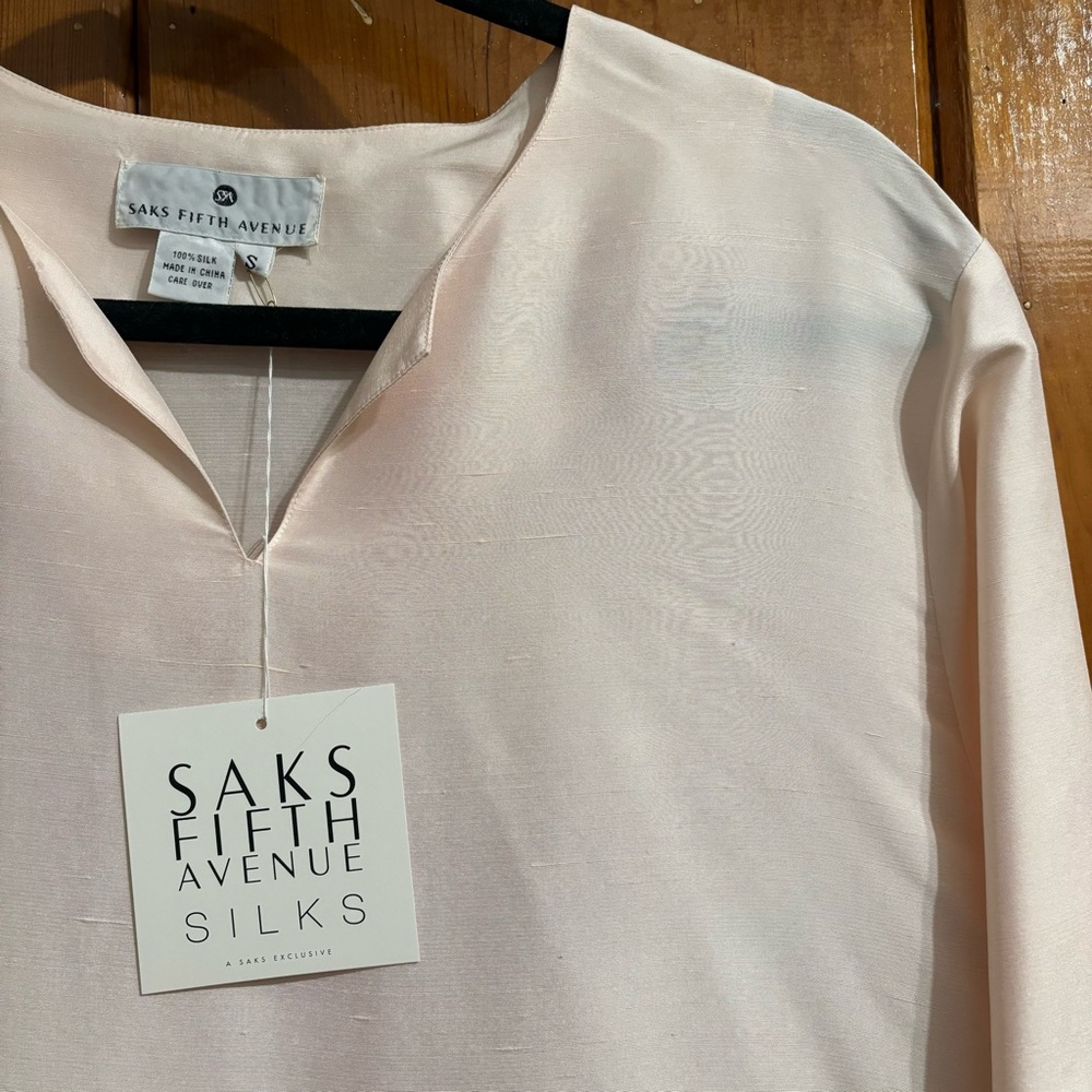 NWT Saks Fifth Avenue, 100% silk, small nightgown